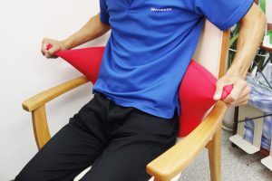介護中の座位と姿勢を保つコツ「適正な姿勢の見つけ方」＜第2回＞【福祉用具相談員が解説】プロが教える在宅介護のヒント」