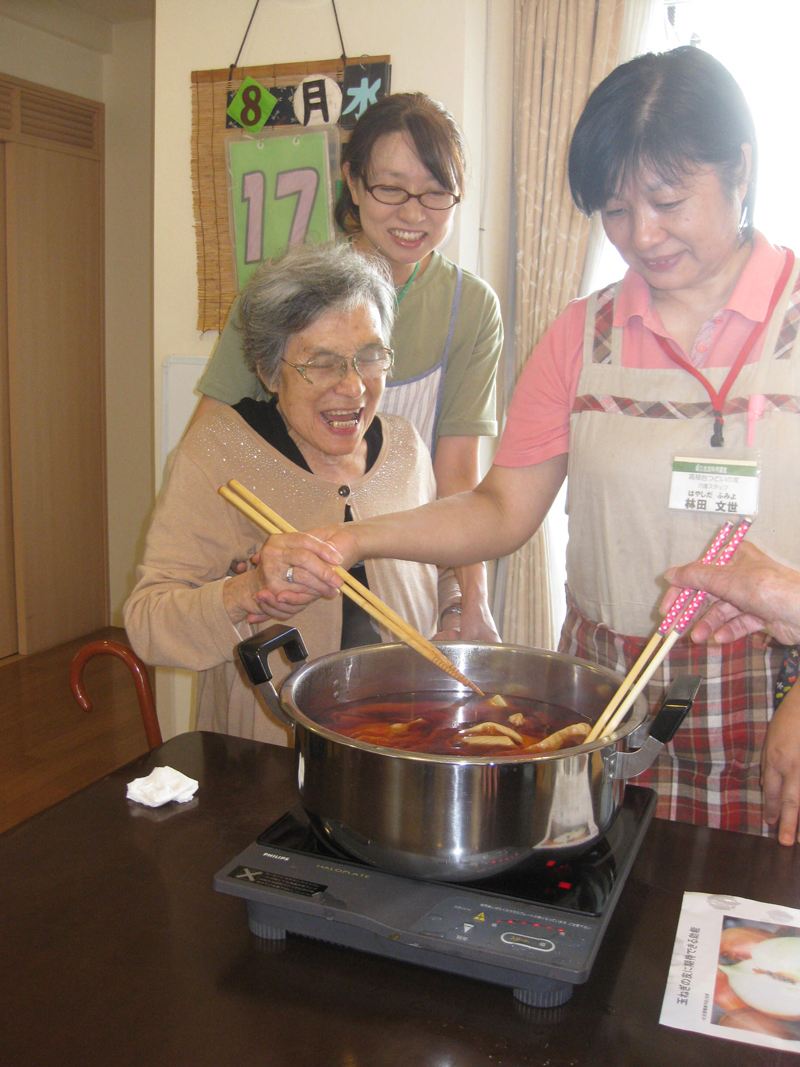 「にやりほっと」を取り入れて入居者の笑顔が増えた。