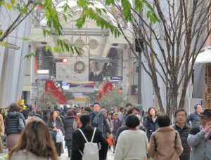 超高齢化社会で自治体消滅の未来も　香川県の商店街再生事例