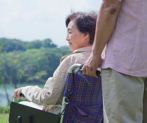 日本人は女性の方が早くボケる　東大医学部衝撃の最新研究　