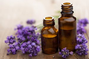 duskbabe120900027.jpg - essential oil and lavender flowers