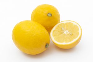 レモンを日常的に摂取することで期待できる意外な健康効果