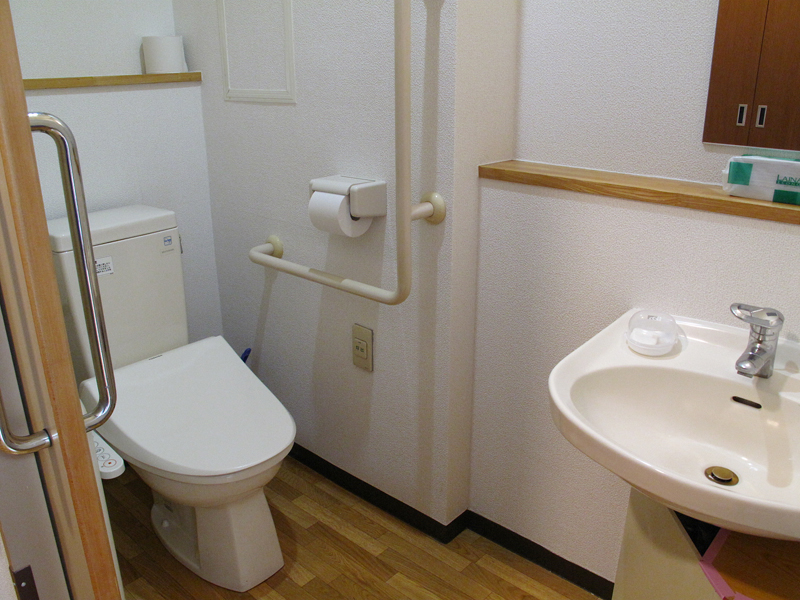 介護付有料老人ホームの居室のトイレ