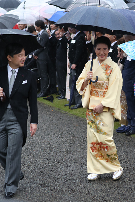 2018年11月 秋の園遊会の皇太子さまと雅子さま