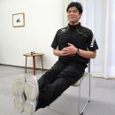 椅子ヨガの実演