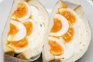 「松露サンド」「デビルエッグサンド」など人気店・名店の卵サンドの作り方&「新鮮な卵の見分け方」など卵にまつわるアレコレ基礎知識