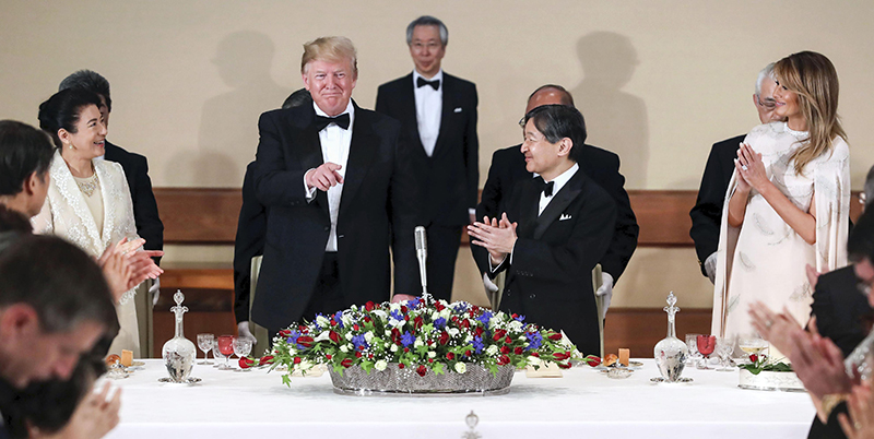 宮中晩餐会での天皇皇后両陛下とトランプ大統領夫妻