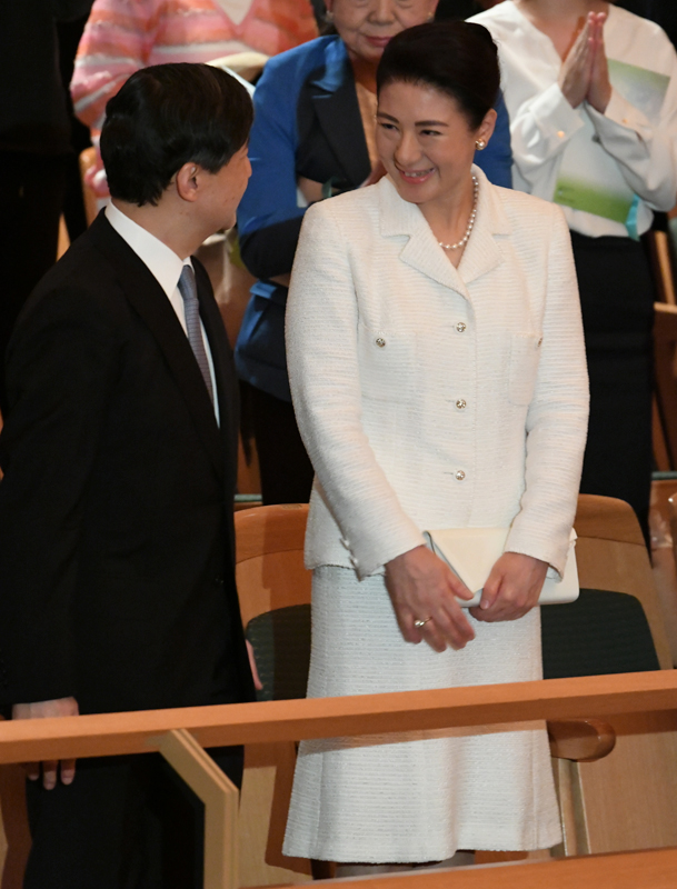 日本・オーストリア外交関係樹立150周年記念「ウィーン少年合唱団」ご鑑賞の天皇皇后両陛下