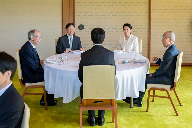 6月17日　「日本学士院第109回授賞式」後の茶会にご出席の天皇皇后両陛下