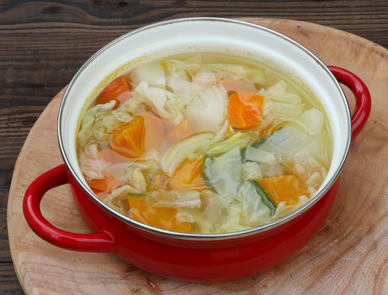 4種類の野菜で作るファイトケミカルスープが鍋に入っている