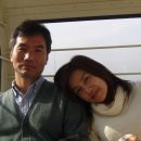 観覧車の中で夫の肩に頭を載せる奈緒美さん娘が撮影。2005年（右が奈緒美さん　38才）