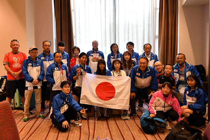 日本を背負って世界移植者スポーツ大会に出場した14名の日本選手団