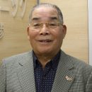 初めて補聴器作りにトライする藤堂和夫さん（86才）