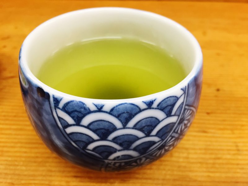 湯呑の緑茶