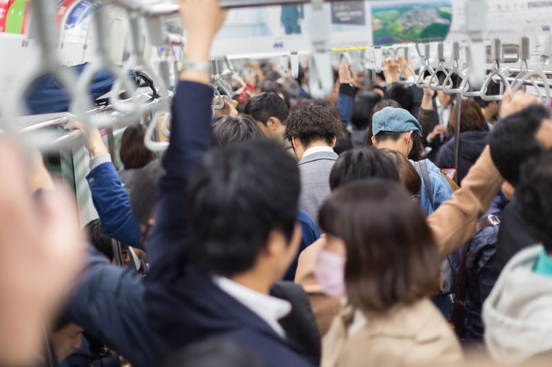 満員の電車内