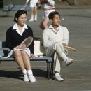 テニスを楽しむご成婚前の上皇陛下と美智子さま
