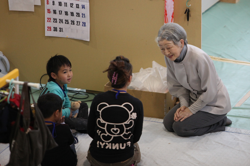 2011年5月11日 東日本大震災被災地・福島慰問をされる美智子さま