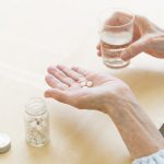 危険な薬の組み合わせ 降圧剤・解熱鎮痛薬など“寿命を縮める”飲み合わせを専門家が解説