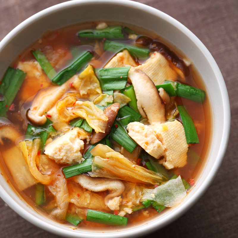 キムチとくずし豆腐の韓国風スープ