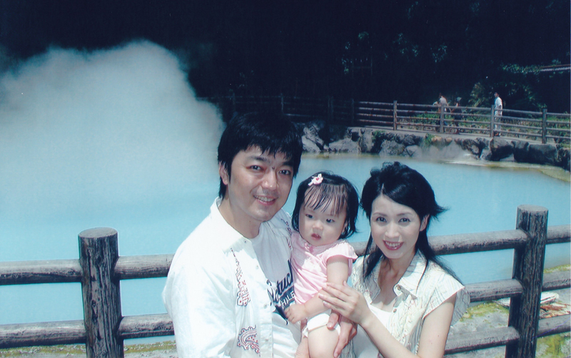 西村知美さんと家族の写真