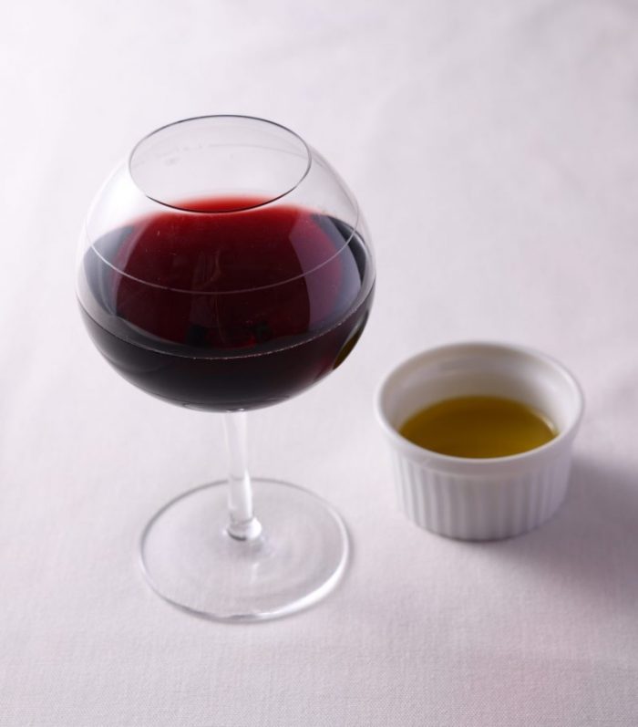 赤ワインとオリーブオイル