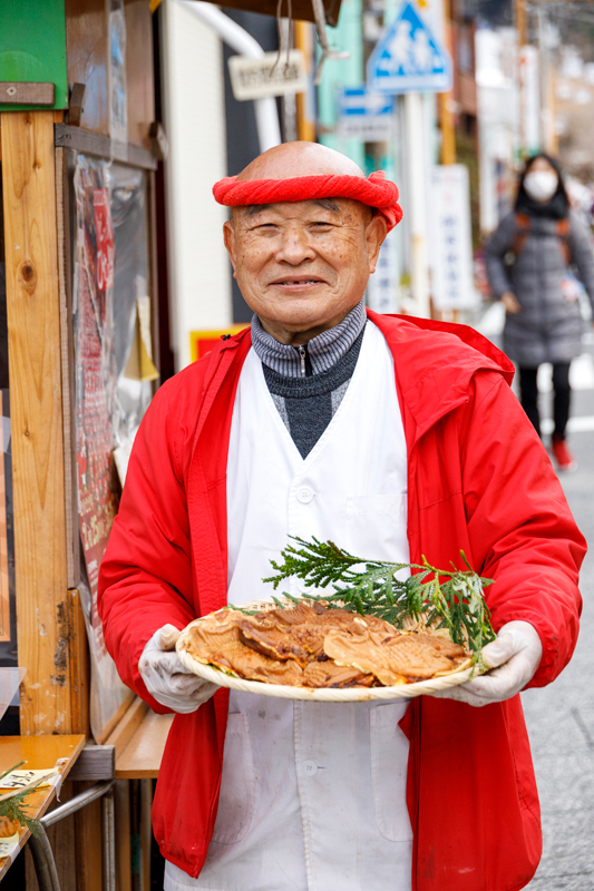 勝浦市朝市の会会長の江澤修さん