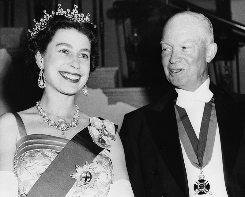 エリザベス女王とアイゼンハワー元大統領