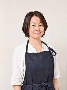 お菓子料理研究家　森崎繭香さん