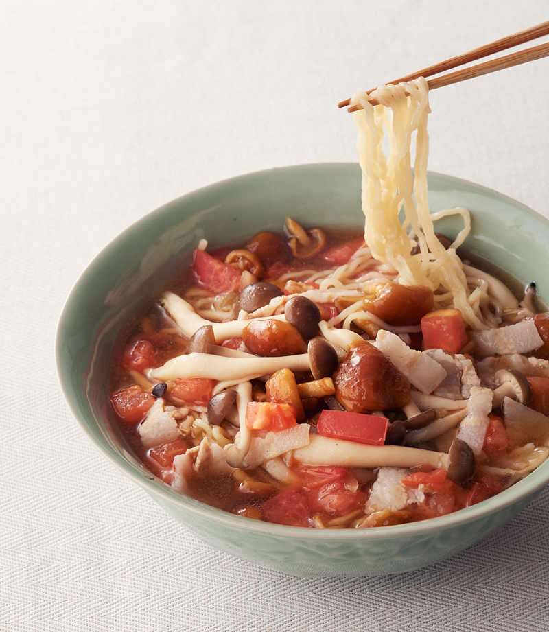 なめことしめじのサンラータン麺