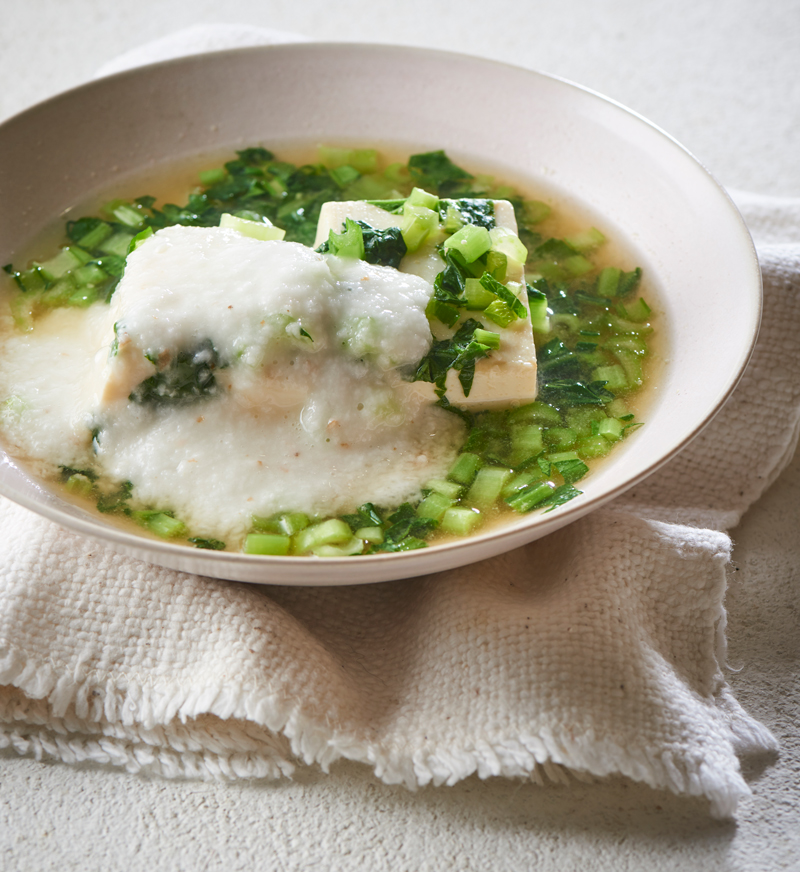 とろろと豆腐の潤いスープ