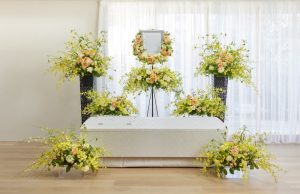 日比谷花壇の花祭壇