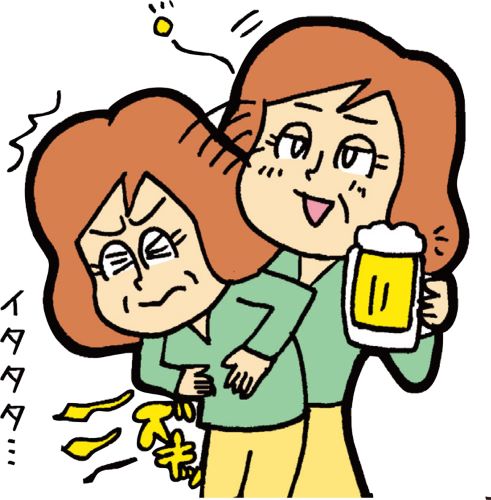 ビールジョッキを手にした女性がお腹に痛みをかかえているイラスト
