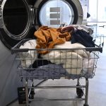 コインランドリーの利用法を洗濯から乾燥まで写真付きで解説！「スニーカーやダウンジャケットの洗い方」