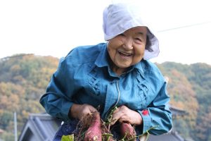 102才一人暮らしの哲代おばあちゃんに学ぶ「長い老後の不安を乗り越える方法」