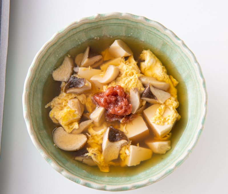 エリンギと豆腐の梅卵スープ