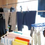 部屋干しの洗濯物をニオわせない7つの秘策「洗うものを洗濯機の中に入れておくのはNG」