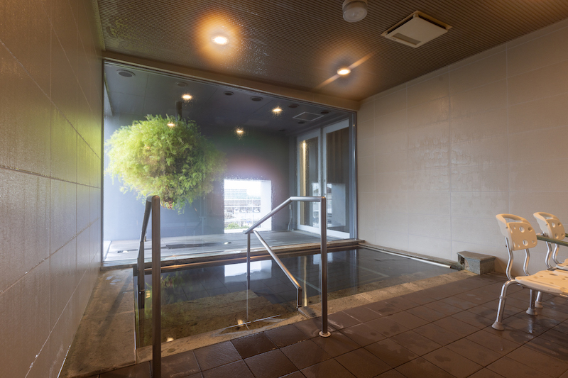 高級ホテルに宿泊しているような気分になれるデザイン性の高い大浴場
