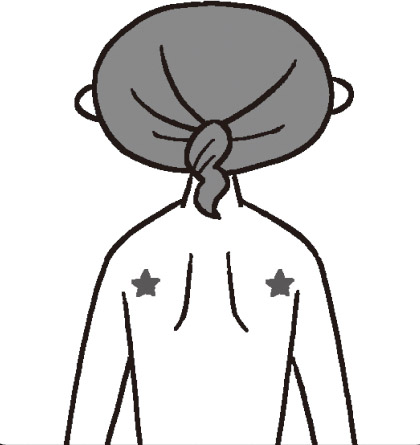 両側の肩甲骨に星マークがついた女性のイラスト