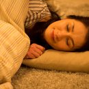 熱帯夜でもぐっすり眠るために睡眠習慣を整えよう！（写真／PIXTA）