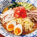 『五目冷やしそば（しょうゆ）』1550円／1700円（ランチ／ディナー）のたれは、酸味と甘味の両方が感じられ、思わず飲み干したくなるさわやかさ。