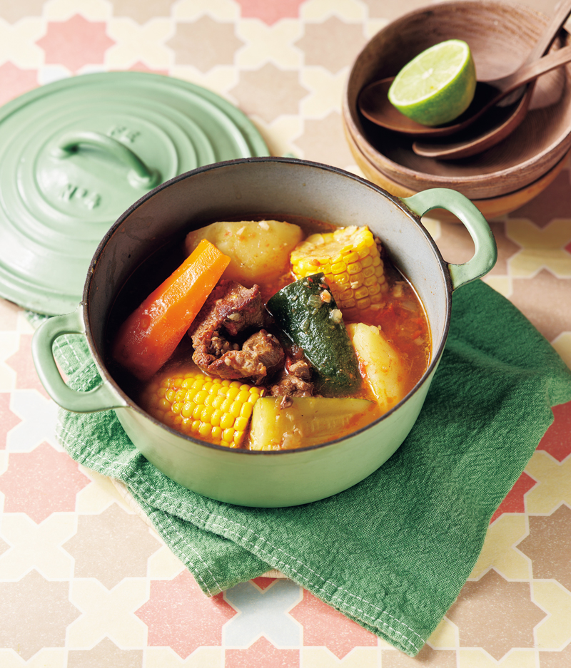 メキシコ「モレ・デ・オジャ」（メキシコ風 肉と野菜の土鍋煮）