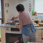 「認知症の母の袖口がびしょびしょに濡れている」理由と対策｜「100円ショップのアイテムを使ってみたが残念な結果に」