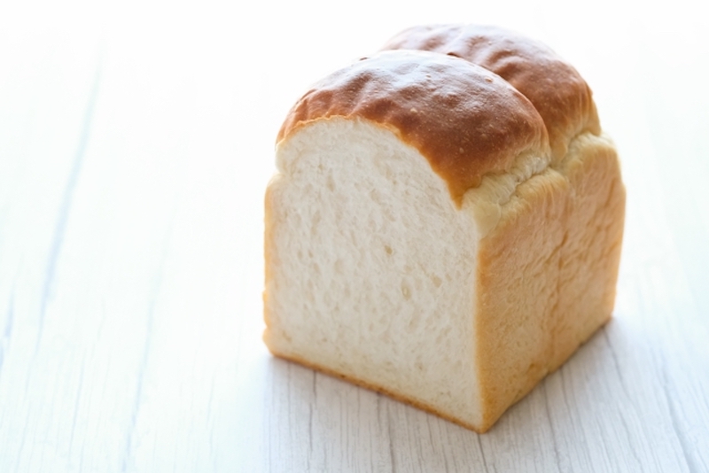 小麦粉が原材料の食パン