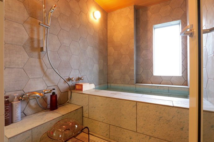 三国温泉宿「おおとく」の浴室