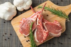 腎臓の働きを補う羊肉や鶏レバーの他に、自律神経を整える玄米などをとって尿漏れを防ごう