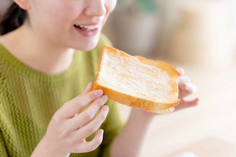 もし逆流性食道炎になった場合でも、おかゆやパンだけで済ませては栄養バランスが偏ってしまうので注意が必要だ