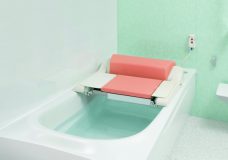 「高齢の母に安心して湯船に浸かって欲しい」入浴補助用具の選び方・おすすめアイテムを専門家が指南