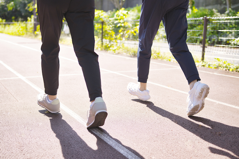 歩行は誰にでもできる【健康法】1日1万歩は必要なし！正しく歩くことが大切「週2回以上のウオーキングで認知症リスク半減」 (1/1)| 介護ポストセブン