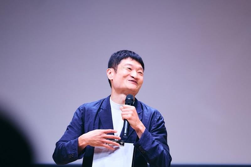 介護施設でのボランティア経験について語るザブングル・加藤歩さん