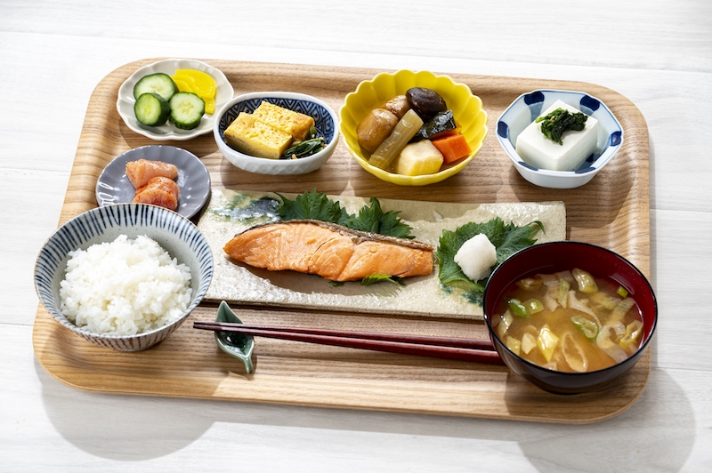 丼物より定食。咀嚼の回数も増やすことで血糖値の上昇幅を抑えよう